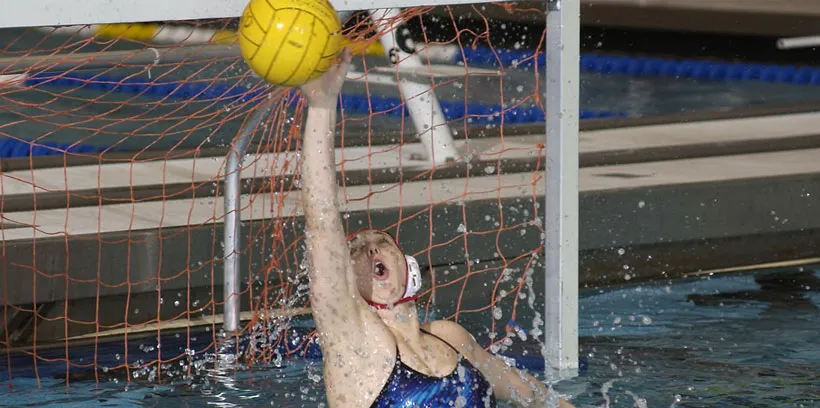 bhl-betsy-armstrong-um-water-polo