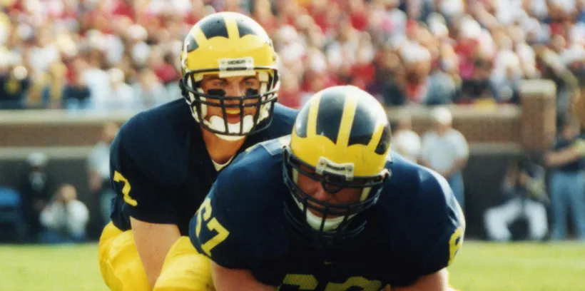 bhl-david-brandt-center-and-drew-hanson-quarterbackum-football-2000-vs-indiana