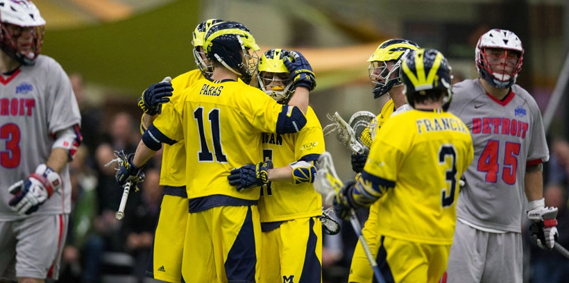 bhl-mens-lacrosse-huddling-together