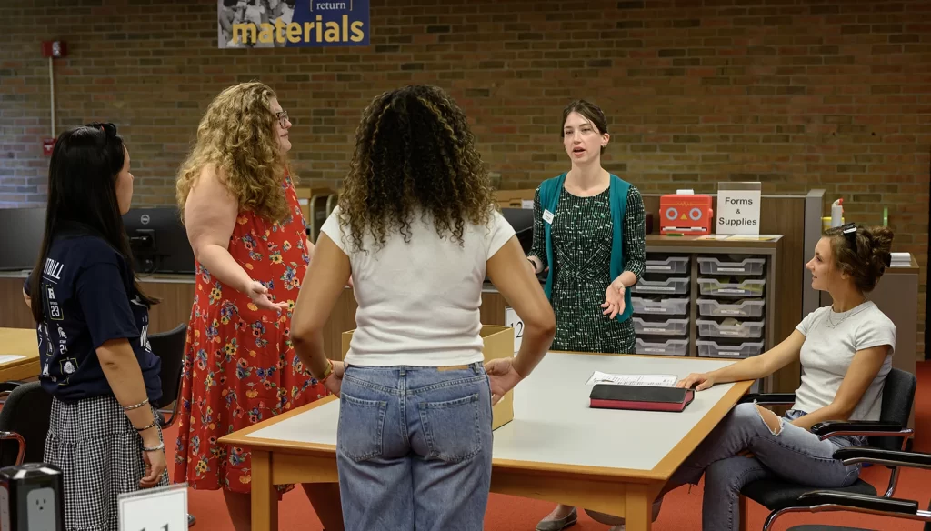 bhl-reading-room-staff-working