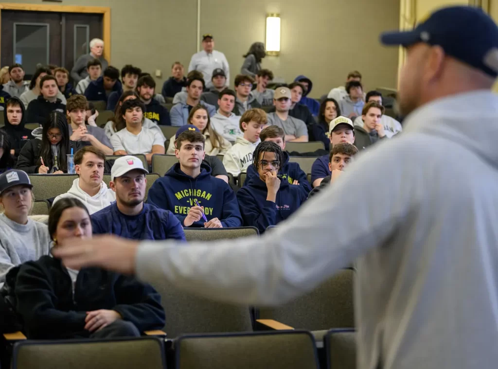 bhl-sports-history-class