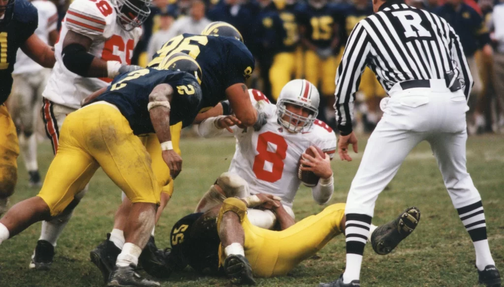 bhl-football-osu-um-play-04